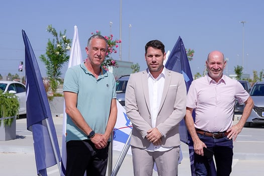 מנכ״ל קבוצת שפיר הנדסה, ישראל שפירא, מנכ״ל משרד התחבורה, משה בן זקן, מנכ״ל חוצה ישראל, דן שנבך. צילום: ברו איכות הצילום
